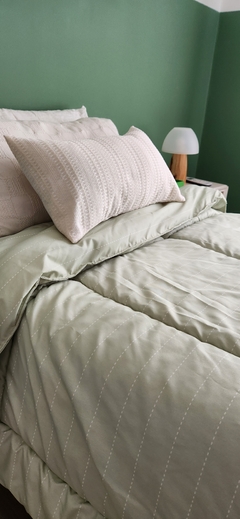 ACOLCHAD TWIN EXCLUSIVOS MOD. VERDE PUNTEADO OFF WHITE)