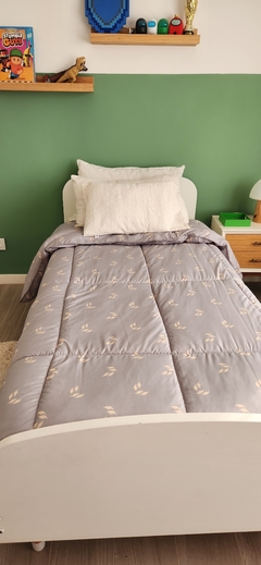 ACOLCHADO KING LINEA HOTEL - MOD. GRIS ELEFANTE/ PLUMAS MANTECA - tienda online