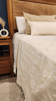 Imagen de Cubrecama JACQUARD Mod. Botánico QUEEN + 2 fundas de 50x50 de REGALO