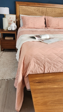 COBERTOR DE VERANO REVERSIBLE TWIN LINEA HOTEL - ROSA VIEJO + 1 FUNDA DE REGALO 50X70 - - Ay Que Amor