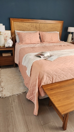 COBERTOR DE VERANO REVERSIBLE KING LINEA HOTEL - ROSA VIEJO + 2 FUNDAS DE REGALO 50X70 - en internet