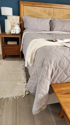 COBERTOR DE VERANO REVERSIBLE KING LINEA HOTEL - GRIS ELEFANTE + 2 FUNDAS DE REGALO 50X70 - Ay Que Amor
