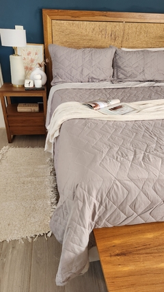 COBERTOR DE VERANO REVERSIBLE KING LINEA HOTEL - GRIS ELEFANTE + 2 FUNDAS DE REGALO 50X70 - comprar online