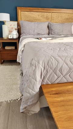 COBERTOR DE VERANO REVERSIBLE KING LINEA HOTEL - GRIS ELEFANTE + 2 FUNDAS DE REGALO 50X70 en internet