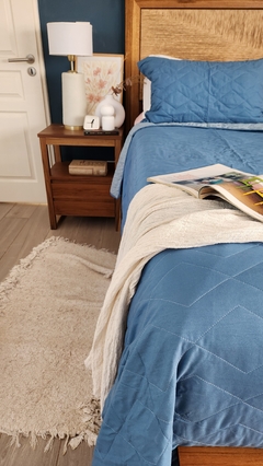COBERTOR DE VERANO REVERSIBLE TWIN LINEA HOTEL - AZULINO + 1 FUNDAS DE REGALO 50X70 en internet