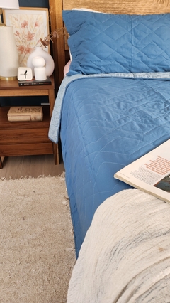 COBERTOR DE VERANO REVERSIBLE TWIN LINEA HOTEL - AZULINO + 1 FUNDAS DE REGALO 50X70 - comprar online