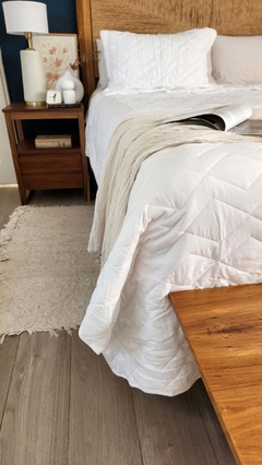 COBERTOR DE VERANO REVERSIBLE KING LINEA HOTEL - OFF WHITE + 2 FUNDAS DE REGALO 50X70 - comprar online
