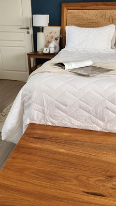 COBERTOR DE VERANO REVERSIBLE KING LINEA HOTEL - OFF WHITE + 2 FUNDAS DE REGALO 50X70 - tienda online