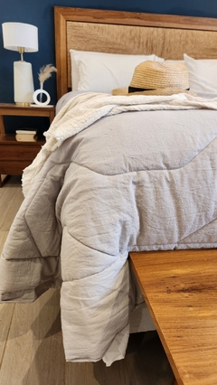 COBERTOR DE VERANO DE TUSOR REVERSIBLE 100% ALGODON QUEEN LINEA HOTEL - GRIS/OFF WHITE en internet