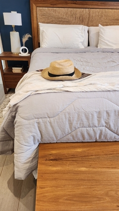 COBERTOR DE VERANO DE TUSOR 100% ALGODON QUEEN LINEA HOTEL - GRIS