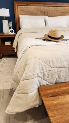 Imagen de COBERTOR DE VERANO DE TUSOR REVERSIBLE 100% ALGODON KING LINEA HOTEL - NATURAL/BLANCO