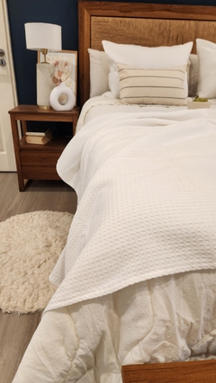 PIE DE CAMA/MANTA NIDO DE ABEJA BLANCO