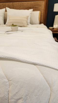 PIE DE CAMA/MANTA NIDO DE ABEJA BLANCO - Ay Que Amor