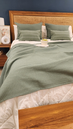Imagen de PIE DE CAMA/MANTA NIDO DE ABEJA VERDE SECO