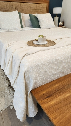 Imagen de Cubrecama JACQUARD Marroquí NOTHING HILLS QUEEN + 2 fundas de 50x50 de REGALO)