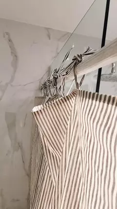 CORTINA DE BAÑO MIL RAYAS en internet