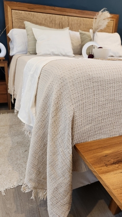 PIE DE CAMA/MANTA NIDO DE ABEJA ARENA SUAVIZADO 260X130CM - comprar online