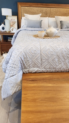 ACOLCHADO QUEEN JACQUARD DISEÑO HOTELERO - Gris- en internet