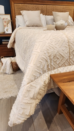 ACOLCHADO QUEEN JACQUARD DISEÑO HOTELERO - Natural - - tienda online