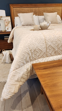 ACOLCHADO QUEEN JACQUARD DISEÑO HOTELERO - Natural - en internet