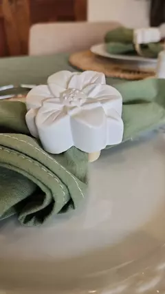 PROMO Haceme la mesa! Mantel 2mx1.4 ( color a elección) + 4 servilletas + 4 servilleteros a elección - comprar online