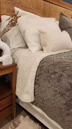 CUBRECAMA/FRAZADA MILENKA RECARGADA . VIZÓN - tienda online