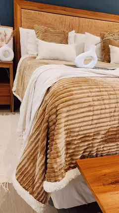 CUBRECAMA/FRAZADA + 2 fundas de 50x50. HAMILTON . BEIGE - comprar online