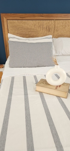 FUNDA DE ALMOHADÓN MONICA GELLER - comprar online