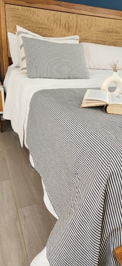 PIE DE CAMA MIL RAYAS en internet