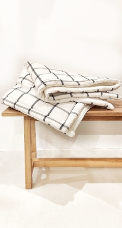 Pillow Mod. Alterio a cuadros /blanco