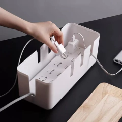 MINI ORGANIZADOR PLASTICO PARA CABLES CON TAPA DE BAMBU -KRAGLIN- en internet