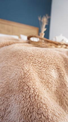 Manta HEIDI color Beige - comprar online