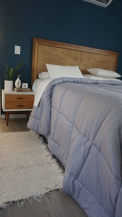 ACOLCHADO QUEEN LINEA HOTEL - REVERSIBLE TOTAL GRIS PLOMO MOD. RAYAS
