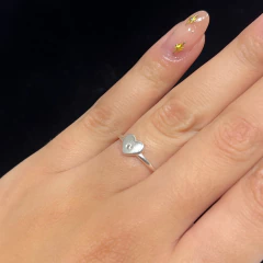 Anel Mini Coração Liso com Zircônia Prata na internet
