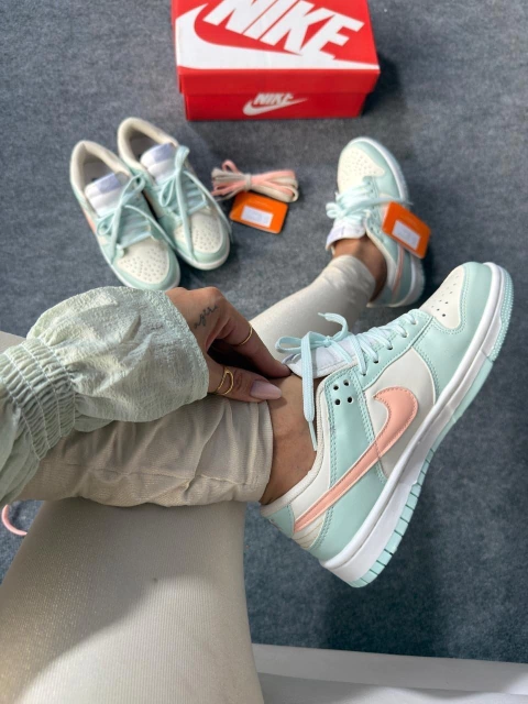 TÊNIS NIKE DUNK LOW