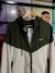 CASACO CORTA VENTO NIKE IMPERMEÁVEL BRANCO COM VERDE - Fuego Store