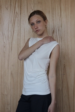 REMERA MEGHAN (S24JC021BL)