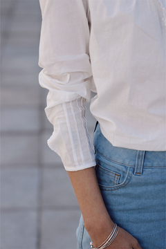 BLUSA EMILY (S24DB002BL) en internet