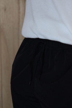 PANTALON PARACHUTE (S25CY003NE) - tienda online