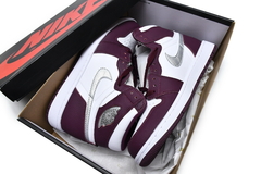 Air Jordan 1 Retro High OG 'Bordeaux' en internet