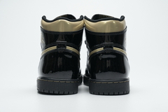 Air Jordan 1 Retro High OG 'Black Metallic Gold' en internet