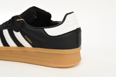 Adidas Samba XLG 'Black White Gum' en internet