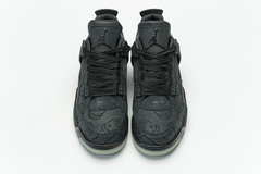 Air Jordan 4 Retro 'Black' x KAWS en internet