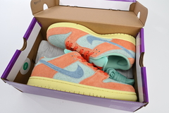 Nike Dunk Low SB 'Orange Emerald Rise' en internet