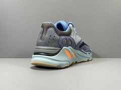 Imagen de Adidas Yeezy Boost 700 'Carbon Blue'