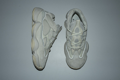 Adidas Yeezy 500 'Bone White' en internet