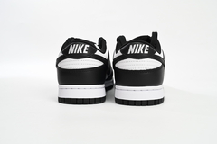 Nike Dunk Low 'Panda' en internet