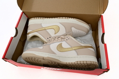 Nike Dunk Low 'Gold Swoosh' - comprar online