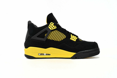 Air Jordan 4 Retro 'Thunder' en internet