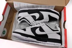 Nike Dunk Low 'Reverse Panda' en internet